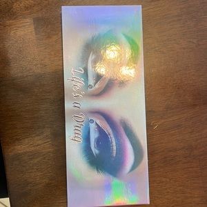 Lunar Beauty Life’s A Drag eyeshadow palette